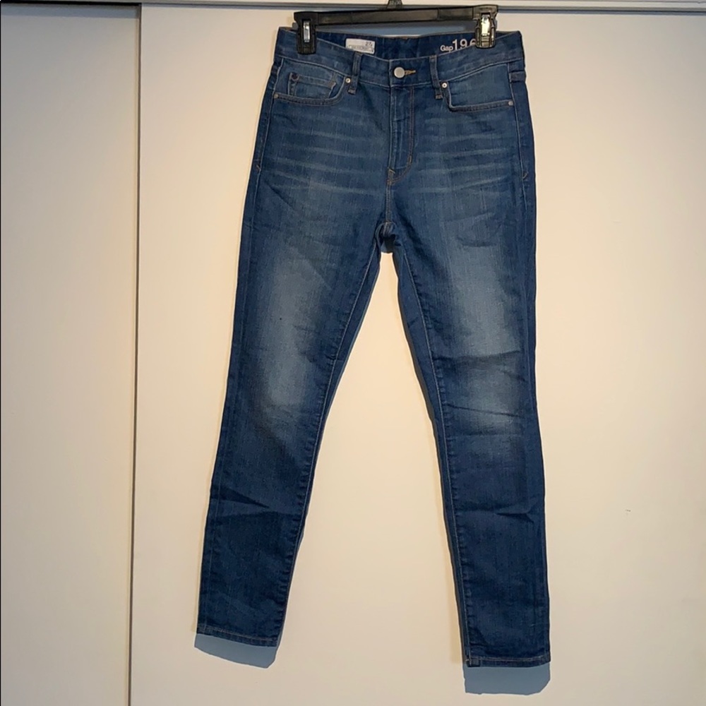 GAP SKINNY JEANS